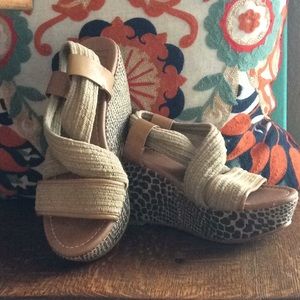 Casual Lucky brand wedges tan